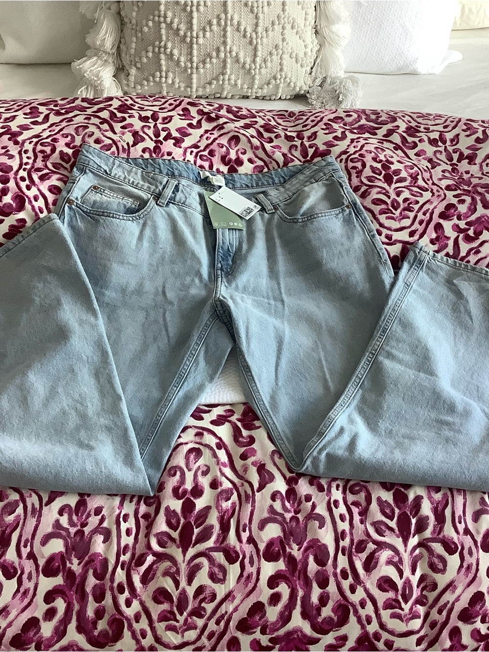 H&M Light Blue Straight Leg Women’s Jeans